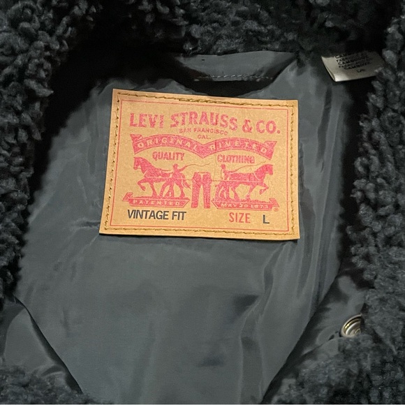 Levi's Black Faux Sherpa Trucker Jacket - Picture 3 of 3